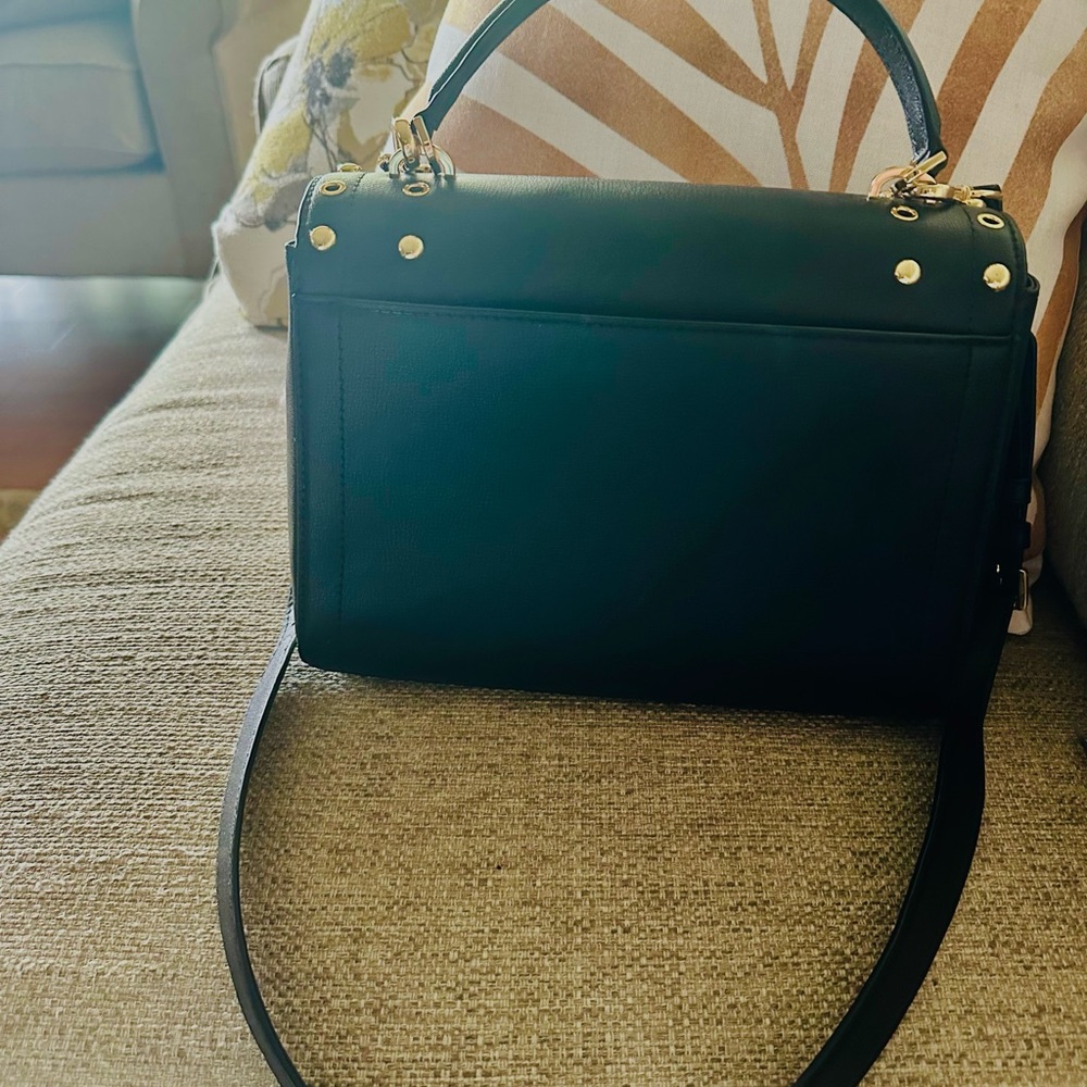 MK Michael Kors Satchel with Shoulder or crossbody strap. - Picture 11 of 12